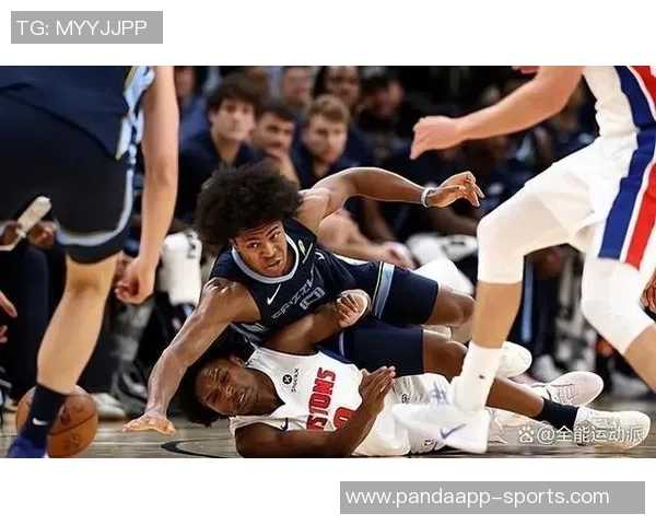 小卡对决阿门与奥萨尔展现超强实力分别砍下41分和55分的精彩表现 小卡对决阿门与奥萨尔展现超强实力分别砍下41分和55分的精彩表现