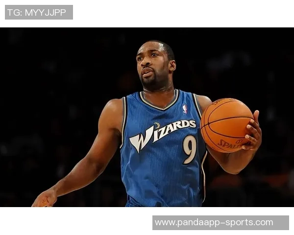 阿里纳斯建议湖人若能引进巨星应果断交易里夫斯以优化阵容