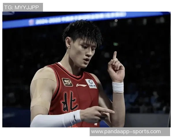 京媒报道曾凡博腰部疼痛但骨头无碍若球队需要将带伤出战